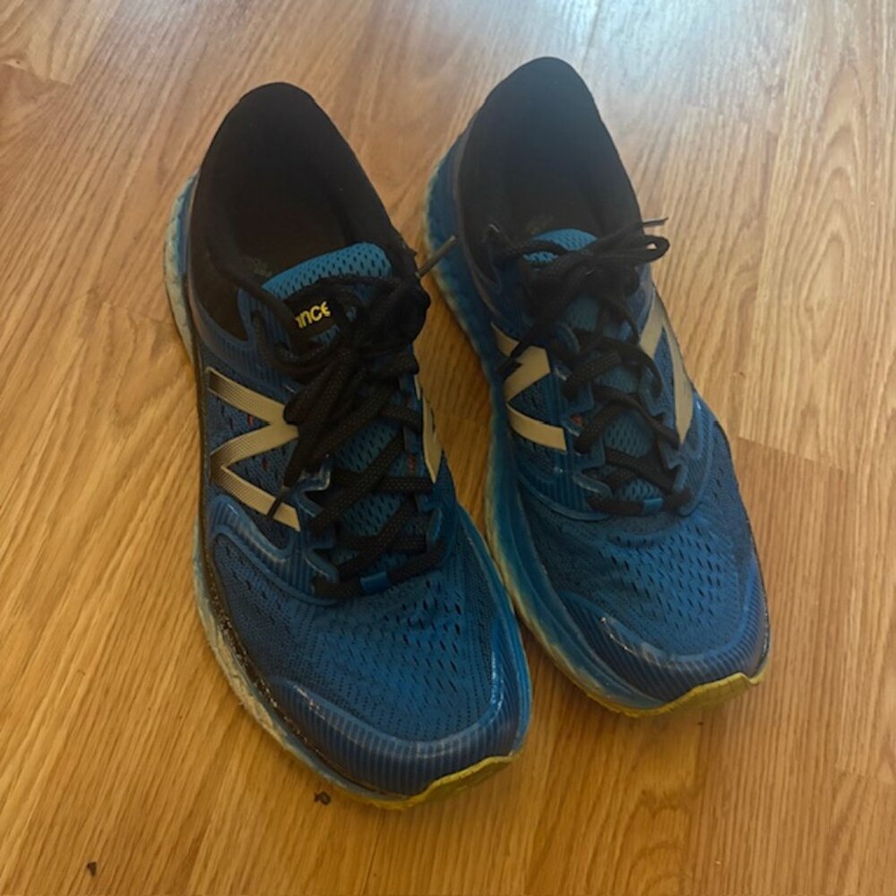 New Balance Fresh Foam 1080v7 – Mens Size 11 – Electric Blue